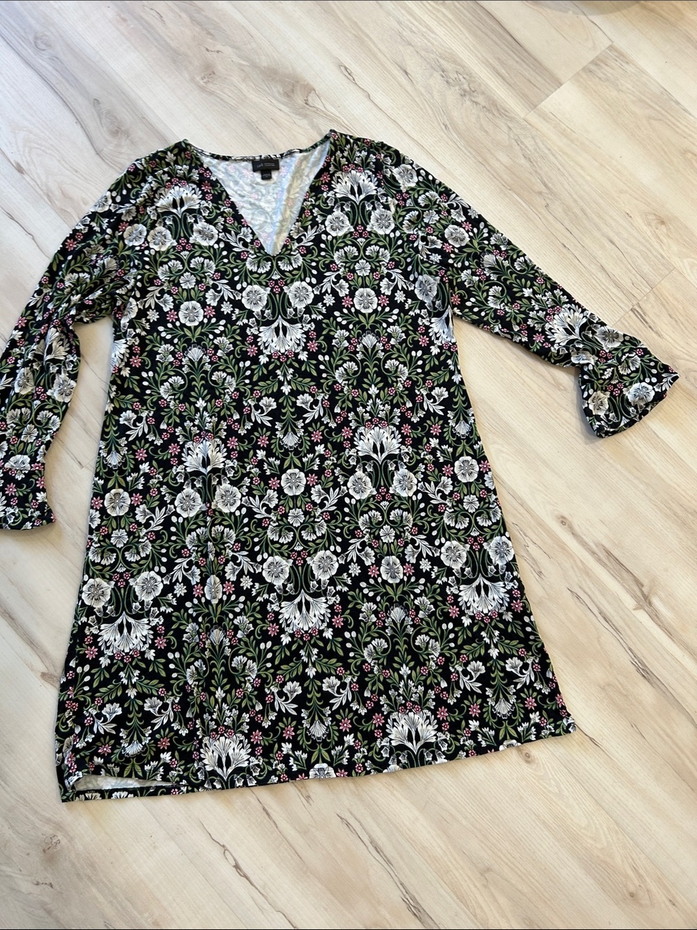 J Jill Floral V-Neck Dress in Black and Green